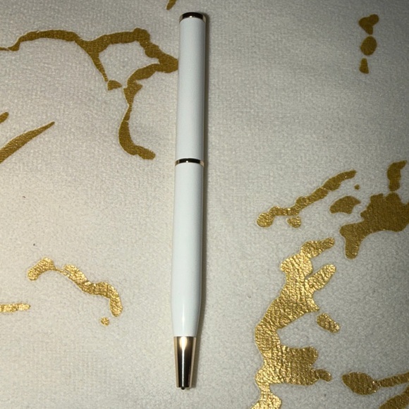 Coach Elegant White and Gold Pen - Picture 3 of 3